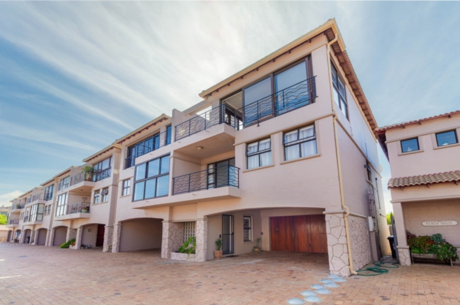 To Let 3 Bedroom Property for Rent in Bloubergstrand Western Cape